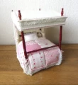 Pretty 4 poster bed