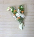  Wrapped bouguet of roses