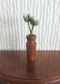1/24 Wood vase with rosebuds