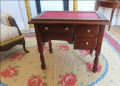 Ladies 3 drawer desk